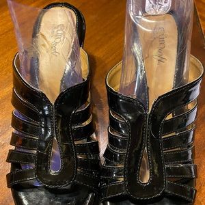 Euro Soft Black Wedge Sandals Sz 8M VGUC 😊😊